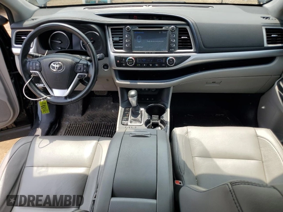2017 Toyota Highlander XLE with VIN 5TDJZRFH5HS378559, listed as a Copart auction lot 60284395 with 121,915 mi miles and Clean title. Bid and sale history available at DreamBid. Image 8.