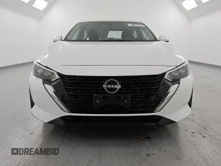 2024 Nissan Sentra S z VIN 3N1AB8BV7RY365951, wystawiony jako Copart lot #57902055 z przebiegiem 15 618 mil mil oraz Czysty tytuł • Clean title. Historia ofert i sprzedaży dostępna na DreamBid. Obrazek 5.