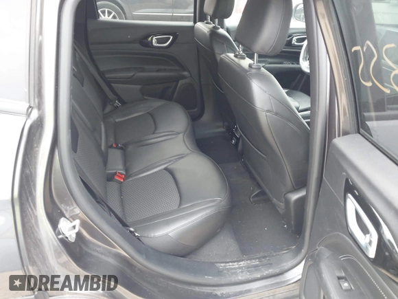 2022 Jeep Compass Latitude z VIN 3C4NJDBBXNT194359, wystawiony jako IAAI lot #42434355 z przebiegiem 45 090 mil mil oraz . Historia ofert i sprzedaży dostępna na DreamBid. Obrazek 8.