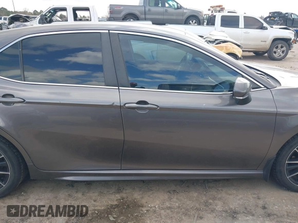 2022 Toyota Camry SE with VIN 4T1G11AKXNU659247, listed as a IAAI auction lot 41517969 with 58,180 mi miles. Bid and sale history available at carsss.com. Image 13.