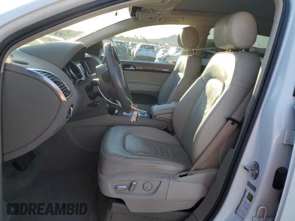 2015 Audi Q7 Premium Plus с VIN WA1LGAFE6FD032285, выставлен на аукционе Copart как лот 54931105 с пробегом 97 218 миль миль и Списание • Salvage title. История ставок и продаж доступна на DreamBid. Изображение 7.
