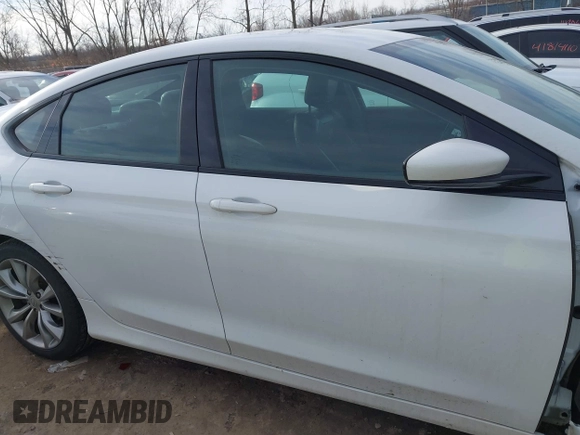 2016 Chrysler 200 S with VIN 1C3CCCBB6GN141810, listed as a IAAI auction lot 41819923 with 95,342 mi miles. Bid and sale history available at carsss.com. Image 13.