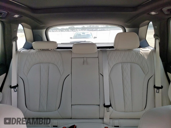 2025 BMW X5 xDrive40i z VIN 5UX23EU02S9Z67262, wystawiony jako Copart lot #56757915 z przebiegiem 2 538 mil mil oraz Szkoda całkowita • Salvage title. Historia ofert i sprzedaży dostępna na DreamBid. Obrazek 10.