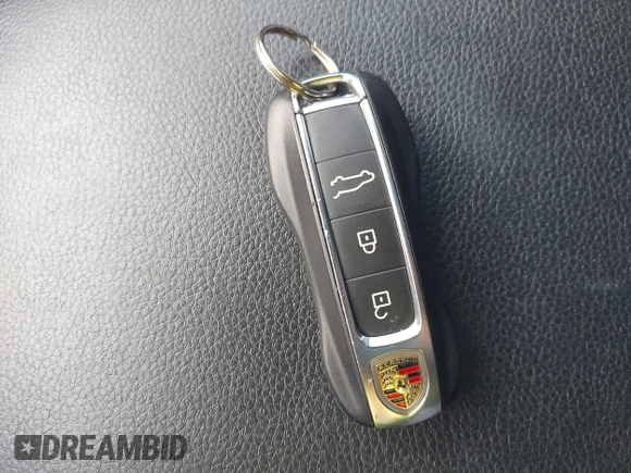 2020 Porsche Cayenne with VIN WP1AA2AY3LDA04136, listed as a IAAI auction lot 41713339 with 24,513 mi miles and . Bid and sale history available at DreamBid. Image 11.