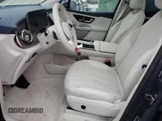 2023 Mercedes-Benz EQE 500 z VIN 4JGGM2CB9PA037236, wystawiony jako Copart lot #41962425 z przebiegiem 2 290 mil mil oraz Nie do naprawy • Non repairable. Historia ofert i sprzedaży dostępna na DreamBid. Obrazek 7.
