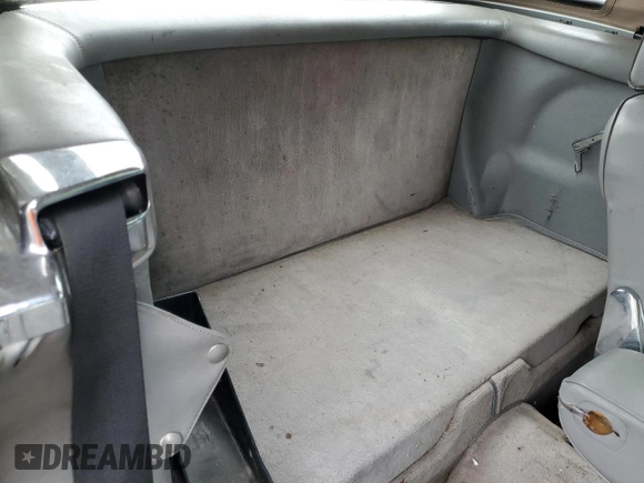 1986 Mercedes-Benz 560 SL z VIN WDBBA48D2GA050261, wystawiony jako Copart lot #58388025 z przebiegiem 199 750 mil mil oraz Czysty tytuł • Clean title. Historia ofert i sprzedaży dostępna na DreamBid. Obrazek 10.