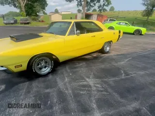 1969 Dodge Dart z VIN LP23D9E103561, wystawiony jako Copart lot #59427975 z przebiegiem 36 296 mil mil oraz Czysty tytuł • Clean title. Historia ofert i sprzedaży dostępna na DreamBid. Obrazek 11.