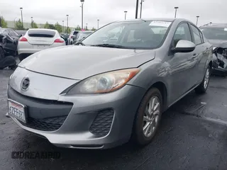2013 Mazda 3 i Touring z VIN JM1BL1VP9D1776008, wystawiony jako IAAI lot #42185317 z przebiegiem 174 085 mil mil oraz . Historia ofert i sprzedaży dostępna na DreamBid. Obrazek 2.
