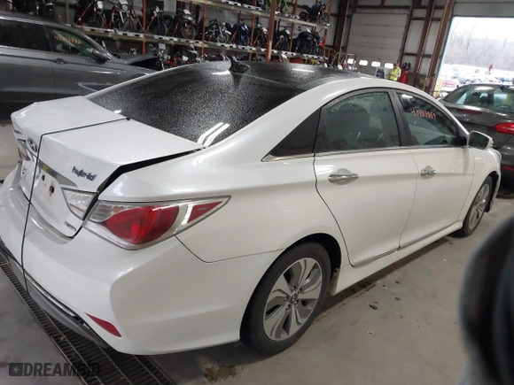 2015 Hyundai Sonata Hybrid Limited with VIN KMHEC4A40FA119364, listed as a IAAI auction lot 40883259 with 148,969 mi miles. Bid and sale history available at carsss.com. Image 4.
