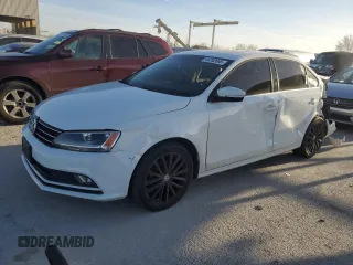 2016 Volkswagen Jetta SEL z VIN 3VWL07AJXGM219128, wystawiony jako Copart lot #49392665 z przebiegiem 131 518 mil mil oraz Szkoda całkowita • Salvage title. Historia ofert i sprzedaży dostępna na DreamBid. Obrazek 1.