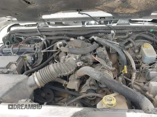 2008 Jeep Wrangler Sahara z VIN 1J4FA54158L640474, wystawiony jako IAAI lot #42243860 z przebiegiem 141 303 mil mil oraz . Historia ofert i sprzedaży dostępna na DreamBid. Obrazek 10.