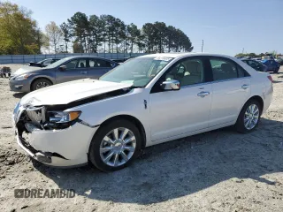 2011 Lincoln MKZ z VIN 3LNHL2GC5BR759926, wystawiony jako Copart lot #50276605 z przebiegiem 39 608 mil mil oraz Szkody całkowita. Historia ofert i sprzedaży dostępna na DreamBid. Obrazek 1.
