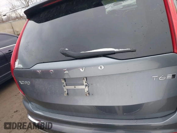 2016 Volvo XC90 T6 Inscription with VIN YV4A22PL5G1084750, listed as a IAAI auction lot 41729279 with 115,484 mi miles. Bid and sale history available at carsss.com. Image 16.
