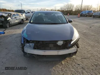2018 Honda Clarity Plug-In Hybrid with VIN JHMZC5F16JC013619, listed as a Copart auction lot 82421194 with 87,086 mi miles and Salvage Title. Bid and sale history available at carsss.com. Image 5.