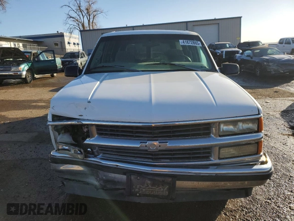 1999 Chevrolet Suburban with VIN 1GNEC16R2XJ376901, listed as a Copart auction lot 41872865 with 210,208 mi miles and Salvage Title. Bid and sale history available at carsss.com. Image 5.