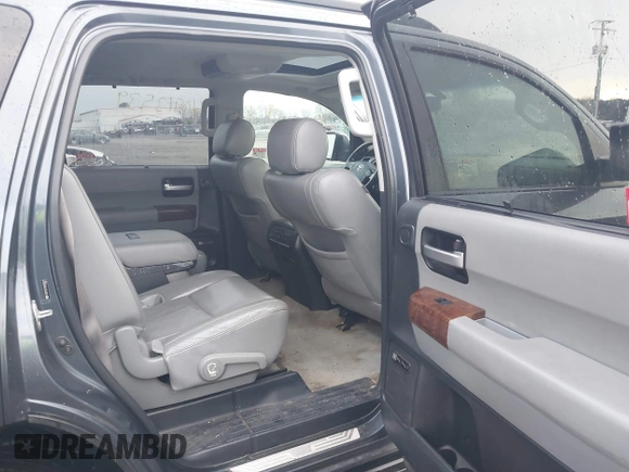 2010 Toyota Sequoia Platinum with VIN 5TDYY5G17AS022633, listed as a IAAI auction lot 40913539 with 294,432 mi miles. Bid and sale history available at carsss.com. Image 8.
