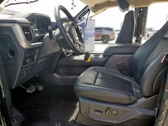 2024 Ford Expedition XLT with VIN 1FMJU1H81REA84415, listed as a Copart auction lot 55131825 with 3,389 mi miles and Salvage title. Bid and sale history available at DreamBid. Image 7.