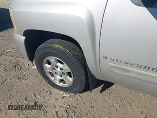 2007 Chevrolet Silverado 1500 LT w/1LT with VIN 1GCEC19017Z500969, listed as a IAAI auction lot 41907955 with 212,259 mi miles. Bid and sale history available at carsss.com. Image 21.