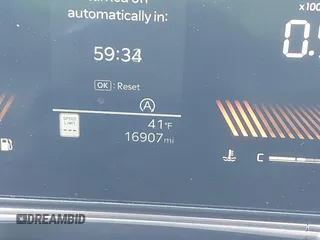 2024 Kia Sorento S z VIN 5XYRLDJC0RG275129, wystawiony jako IAAI lot #41354269 z przebiegiem 16 907 mil mil oraz . Historia ofert i sprzedaży dostępna na DreamBid. Obrazek 15.