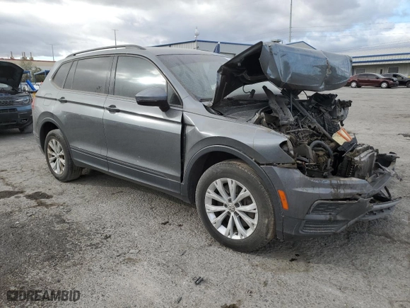 2018 Volkswagen Tiguan S with VIN 3VV1B7AX5JM097909, listed as a Copart auction lot 82410404 with 107,349 mi miles and Salvage Title. Bid and sale history available at carsss.com. Image 4.