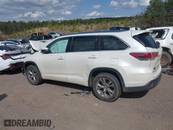 2014 Toyota Highlander XLE z VIN 5TDKKRFH7ES028046, wystawiony jako IAAI lot #41792653 z przebiegiem Nie podano mil oraz . Historia ofert i sprzedaży dostępna na DreamBid. Obrazek 14.