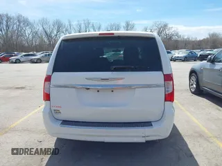 2016 Chrysler Town & Country Touring with VIN 2C4RC1BGXGR269055, listed as a IAAI auction lot 41861795 with 207,118 mi miles. Bid and sale history available at carsss.com. Image 16.
