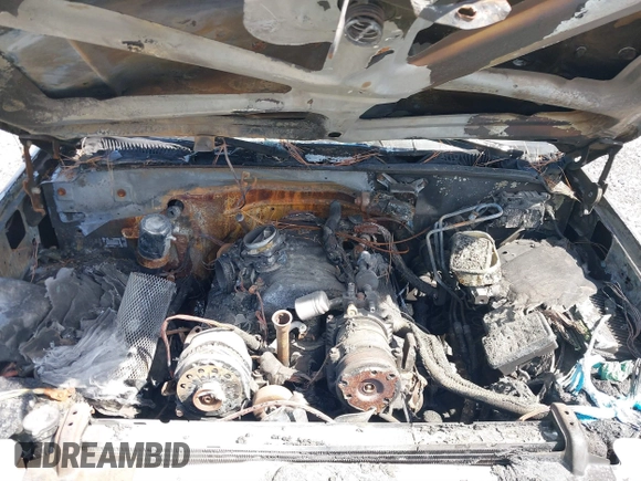 1999 GMC Sierra 3500 z VIN 1GTHC33J7XF036114, wystawiony jako IAAI lot #39848962 z przebiegiem Nie podano mil oraz . Historia ofert i sprzedaży dostępna na DreamBid. Obrazek 10.