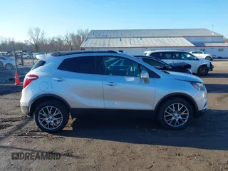 2018 Buick Encore Sport Touring с VIN KL4CJ2SM1JB594958, выставлен на аукционе IAAI как лот 41684698 с пробегом 99 957 миль миль и . История ставок и продаж доступна на DreamBid. Изображение 13.