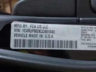 2020 Jeep Grand Cherokee Limited with VIN 1C4RJFBGXLC401043, listed as a IAAI auction lot 40320994 with 40,187 mi miles. Bid and sale history available at carsss.com. Image 9.