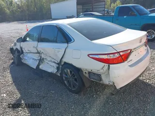 2015 Toyota Camry XLE with VIN 4T1BF1FK5FU945058, listed as a IAAI auction lot 41827105 with 78,011 mi miles. Bid and sale history available at carsss.com. Image 3.