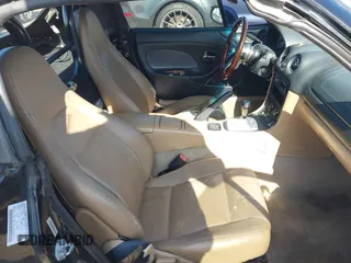 2001 Mazda MX-5 Miata z VIN JM1NB353X10201894, wystawiony jako IAAI lot #42489270 z przebiegiem 207 490 mil mil oraz . Historia ofert i sprzedaży dostępna na DreamBid. Obrazek 5.