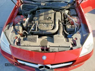 2015 Mercedes-Benz SLK 250 z VIN WDDPK4HA8FF108049, wystawiony jako Copart lot #56337355 z przebiegiem Nie podano mil oraz Tytuł czysty. Historia ofert i sprzedaży dostępna na DreamBid. Obrazek 11.