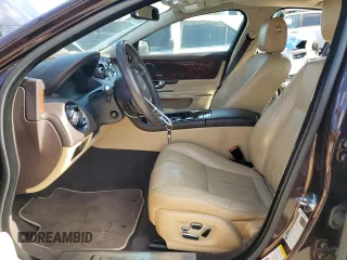 2013 Jaguar XJ z VIN SAJWA1C75D8V54004, wystawiony jako Copart lot #76922464 z przebiegiem 107 175 mil mil oraz Szkoda całkowita • Salvage title. Historia ofert i sprzedaży dostępna na DreamBid. Obrazek 7.