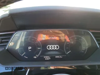 2022 Audi e-tron Premium with VIN WA1AABGE3NB007271, listed as a Copart auction lot 76786454 with 31,633 mi miles and Salvage Title. Bid and sale history available at DreamBid. Image 9.