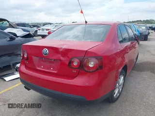 2010 Volkswagen Jetta Limited Edition с VIN 3VWAX7AJ6AM161142, выставлен на аукционе IAAI как лот 40311201 с пробегом 193 109 миль миль и . История ставок и продаж доступна на DreamBid. Изображение 4.