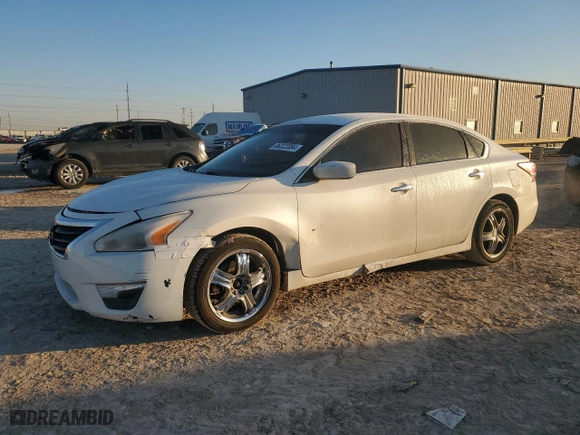 2014 Nissan Altima 2.5 with VIN 1N4AL3AP2EN209670, listed as a Copart auction lot 86322084 with 248,014 mi miles and Salvage Title. Bid and sale history available at carsss.com. Image 1.
