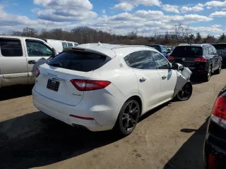 2019 Maserati Levante S with VIN ZN661YULXKX325239, listed as a Copart auction lot 47994145 with 85,659 mi miles and Salvage Title. Bid and sale history available at carsss.com. Image 3.