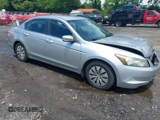 2010 Honda Accord LX z VIN 1HGCP2F35AA036057, wystawiony jako IAAI lot #42243415 z przebiegiem 199 544 mil mil oraz . Historia ofert i sprzedaży dostępna na DreamBid. Obrazek 1.