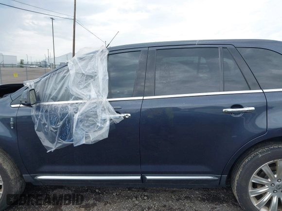 2013 Lincoln MKX z VIN 2LMDJ8JKXDBL40306, wystawiony jako IAAI lot #42163230 z przebiegiem 148 248 mil mil oraz . Historia ofert i sprzedaży dostępna na DreamBid. Obrazek 14.
