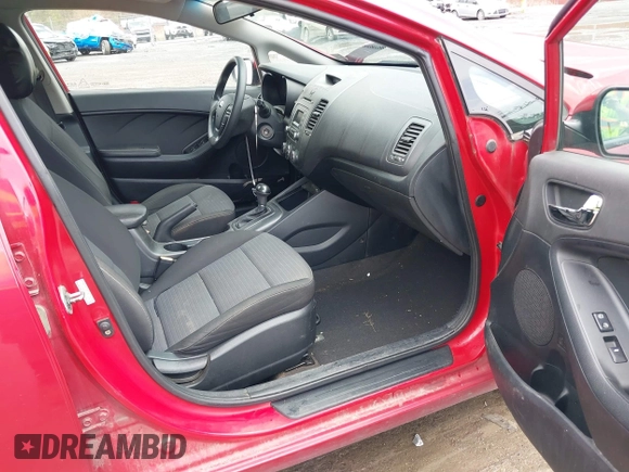 2015 Kia Forte LX with VIN KNAFX4A69F5427203, listed as a IAAI auction lot 41961590 with 176,599 mi miles. Bid and sale history available at carsss.com. Image 5.