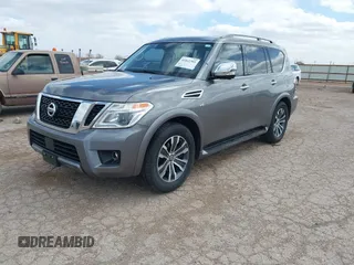 2020 Nissan Armada SV z VIN JN8AY2ND5LX017896, wystawiony jako IAAI lot #41842305 z przebiegiem 60 580 mil mil oraz . Historia ofert i sprzedaży dostępna na DreamBid. Obrazek 2.