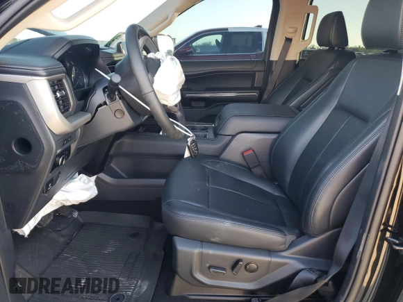 2024 Ford Expedition XLT with VIN 1FMJU1H84REA95604, listed as a Copart auction lot 86878914 with 4,977 mi miles and Salvage Title. Bid and sale history available at carsss.com. Image 7.