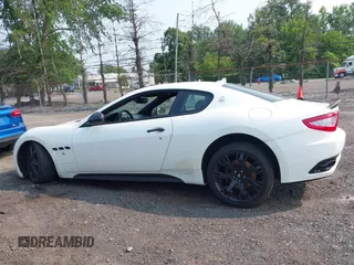2011 Maserati GranTurismo S с VIN ZAM45KLA5B0057876, выставлен на аукционе IAAI как лот 42413241 с пробегом 64 504 миль миль и . История ставок и продаж доступна на DreamBid. Изображение 14.