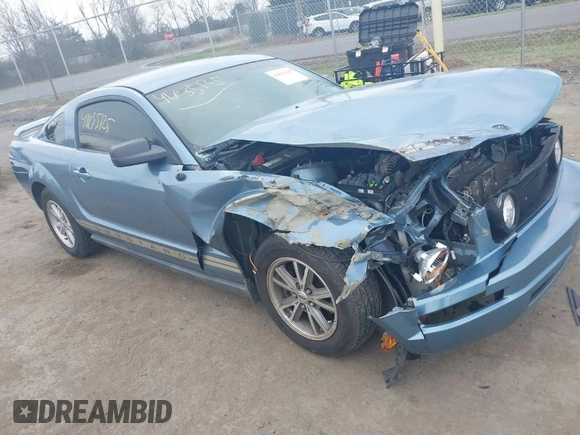 2006 Ford Mustang Standard with VIN 1ZVFT80NX65178230, listed as a IAAI auction lot 41835125 with 178,607 mi miles. Bid and sale history available at carsss.com. Image 1.