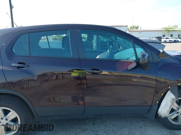 2020 Chevrolet Trax LS with VIN KL7CJKSB2LB352250, listed as a IAAI auction lot 40187405 with 49,543 mi miles and . Bid and sale history available at DreamBid. Image 14.