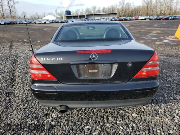1999 Mercedes-Benz SLK 230/320 z VIN WDBKK47F7XF142078, wystawiony jako Copart lot #43598095 z przebiegiem 61 995 mil mil oraz Szkoda całkowita • Salvage title. Historia ofert i sprzedaży dostępna na DreamBid. Obrazek 6.