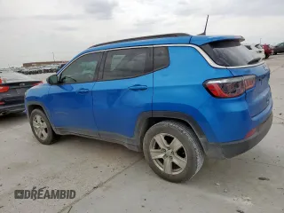 2022 Jeep Compass Latitude z VIN 3C4NJCBB5NT139019, wystawiony jako Copart lot #57121185 z przebiegiem 30 894 mil mil oraz Nie do naprawy • Non repairable. Historia ofert i sprzedaży dostępna na DreamBid. Obrazek 2.