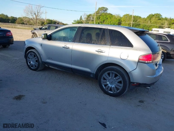 2009 Lincoln MKX with VIN 2LMDU88C29BJ02124, listed as a IAAI auction lot 41791105 with NaN miles. Bid and sale history available at carsss.com. Image 3.