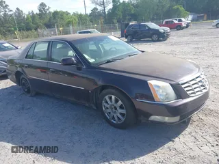 2008 Cadillac DTS 1SC z VIN 1G6KD57Y98U152050, wystawiony jako IAAI lot #42068548 z przebiegiem 174 133 mil mil oraz . Historia ofert i sprzedaży dostępna na DreamBid. Obrazek 1.