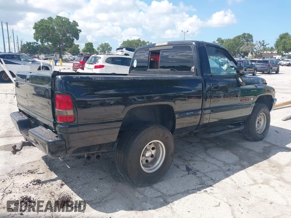 1998 Dodge 1500 z VIN 1B7HF16ZXWS574406, wystawiony jako IAAI lot #42409277 z przebiegiem 168 959 mil mil oraz . Historia ofert i sprzedaży dostępna na DreamBid. Obrazek 4.